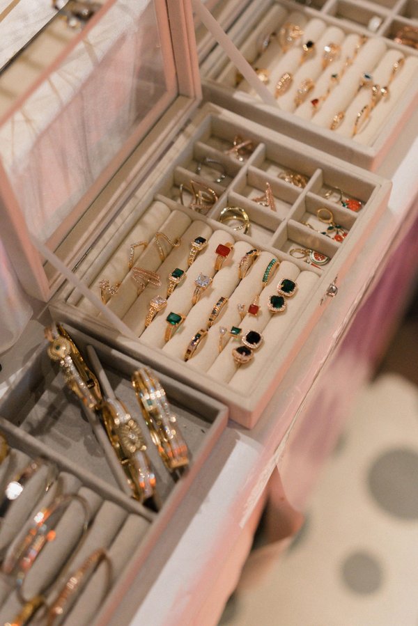Find your ideal large jewelry box for stylish storage